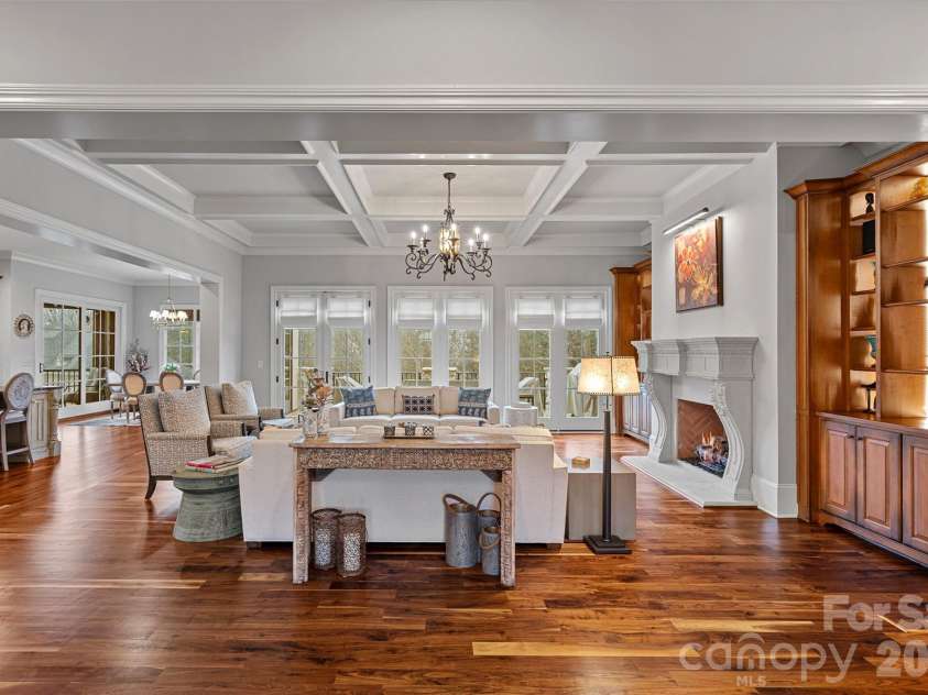 5727 Challisford Lane, Charlotte, NC 28226.  MLS# CAR4350197, YatesRealty ID 3581. 