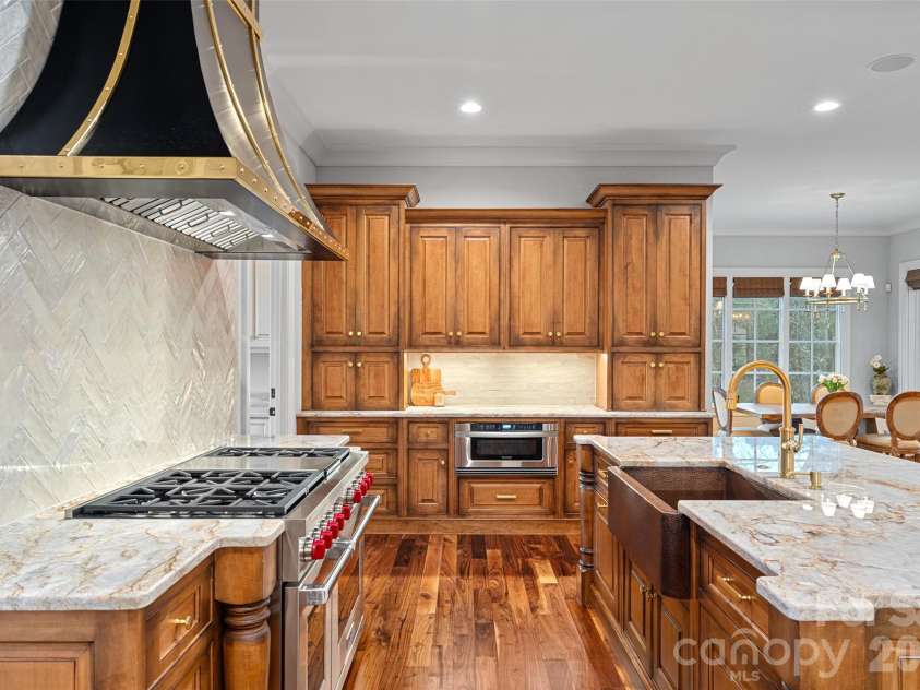 5727 Challisford Lane, Charlotte, NC 28226.  MLS# CAR4350197, YatesRealty ID 3581. 
