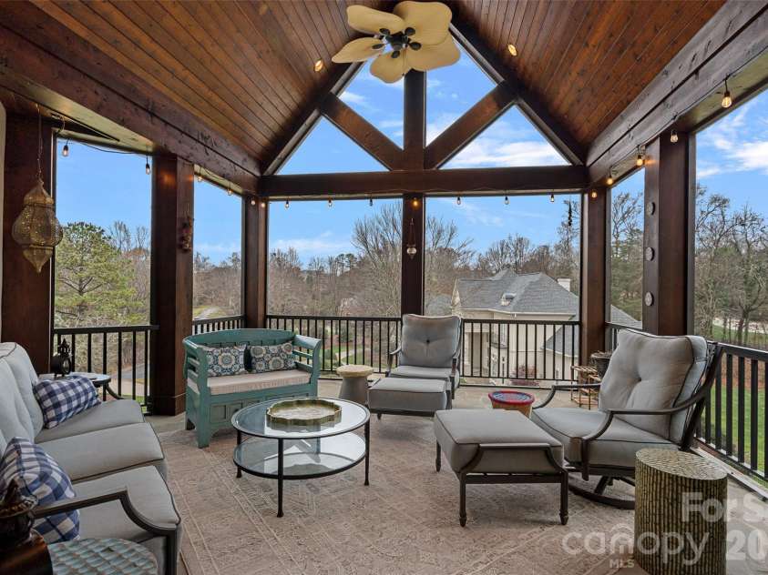 5727 Challisford Lane, Charlotte, NC 28226.  MLS# CAR4350197, YatesRealty ID 3581. 