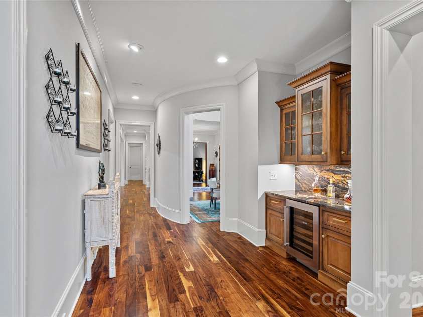 5727 Challisford Lane, Charlotte, NC 28226.  MLS# CAR4350197, YatesRealty ID 3581. 