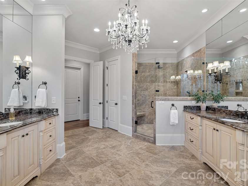 5727 Challisford Lane, Charlotte, NC 28226.  MLS# CAR4350197, YatesRealty ID 3581. 