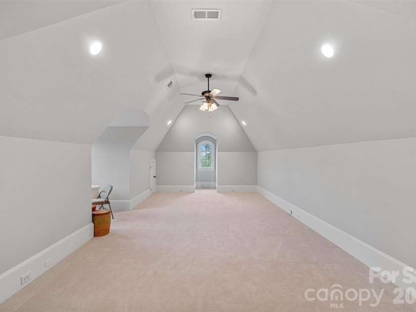 5727 Challisford Lane, Charlotte, NC 28226.  MLS# CAR4350197, YatesRealty ID 3581. 