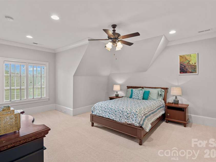 5727 Challisford Lane, Charlotte, NC 28226.  MLS# CAR4350197, YatesRealty ID 3581. 