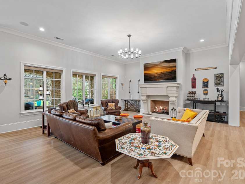 5727 Challisford Lane, Charlotte, NC 28226.  MLS# CAR4350197, YatesRealty ID 3581. 
