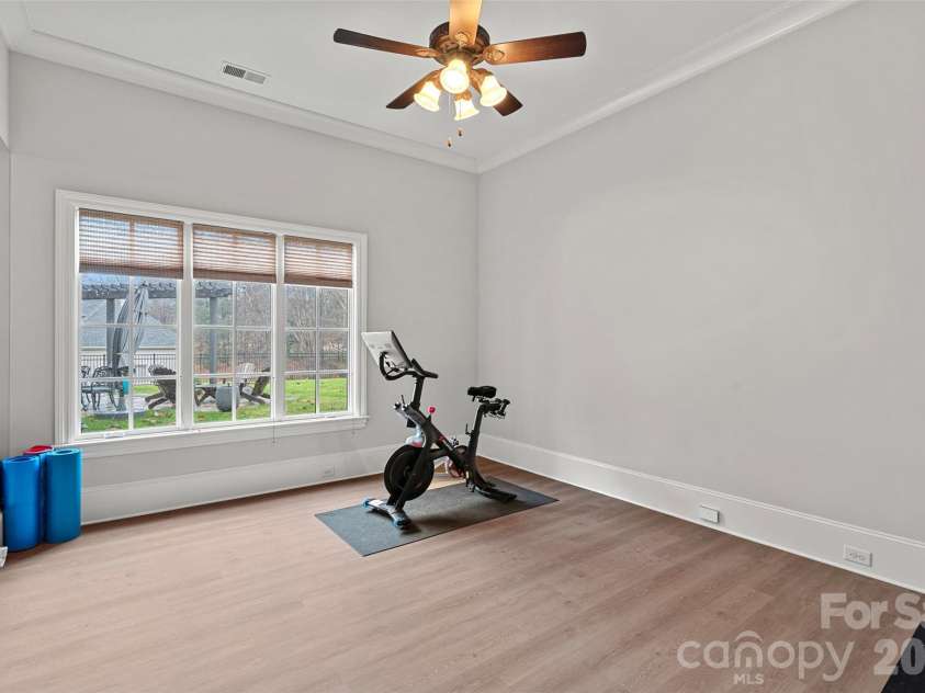 5727 Challisford Lane, Charlotte, NC 28226.  MLS# CAR4350197, YatesRealty ID 3581. 