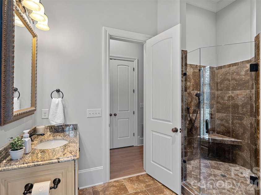 5727 Challisford Lane, Charlotte, NC 28226.  MLS# CAR4350197, YatesRealty ID 3581. 