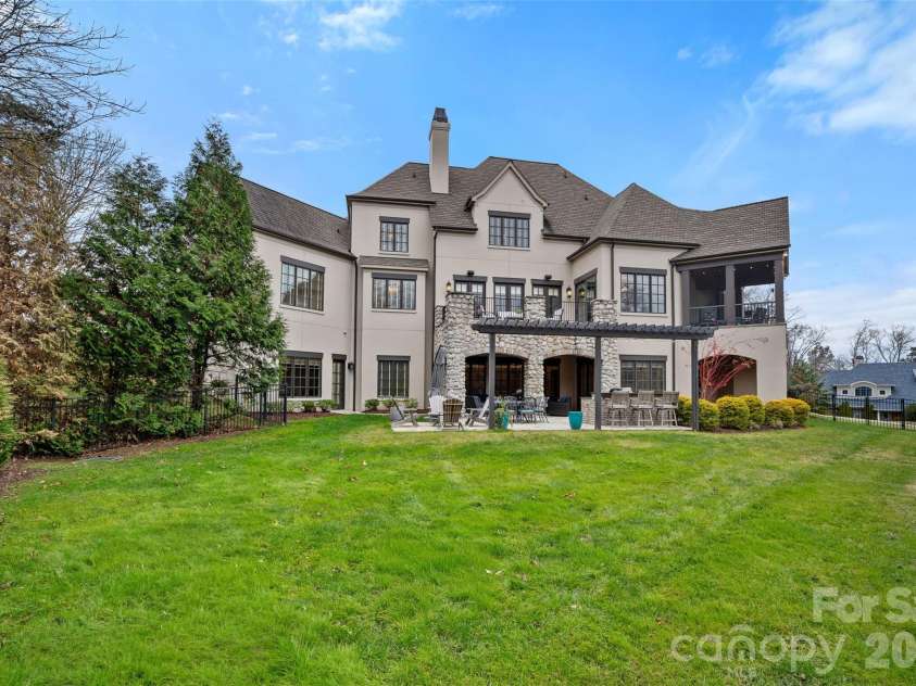 5727 Challisford Lane, Charlotte, NC 28226.  MLS# CAR4350197, YatesRealty ID 3581. 
