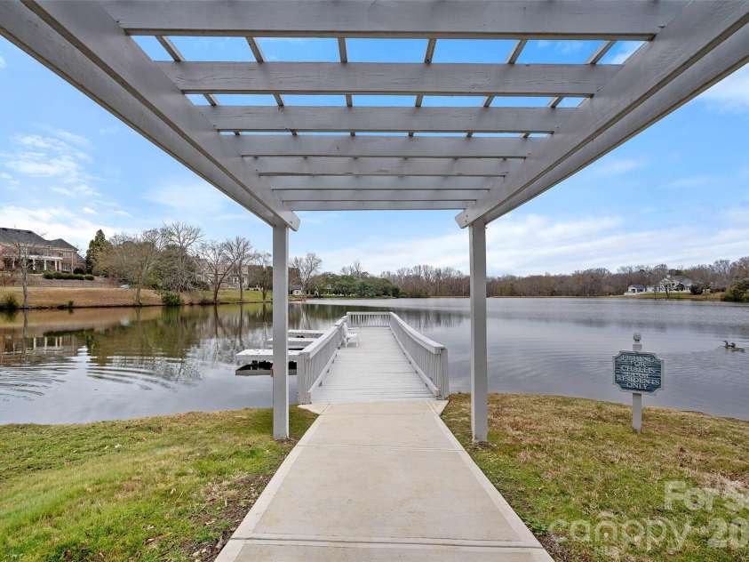 5727 Challisford Lane, Charlotte, NC 28226.  MLS# CAR4350197, YatesRealty ID 3581. 