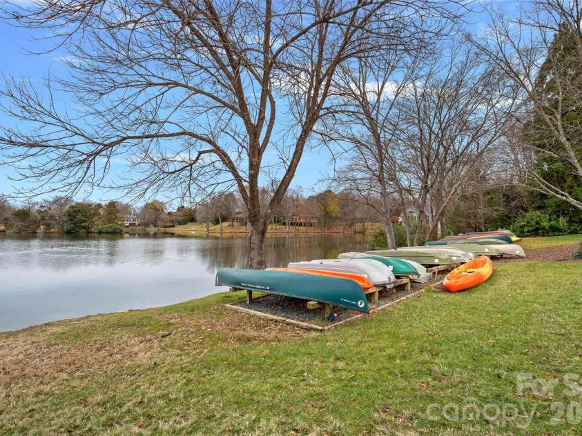 5727 Challisford Lane, Charlotte, NC 28226.  MLS# CAR4350197, YatesRealty ID 3581. 