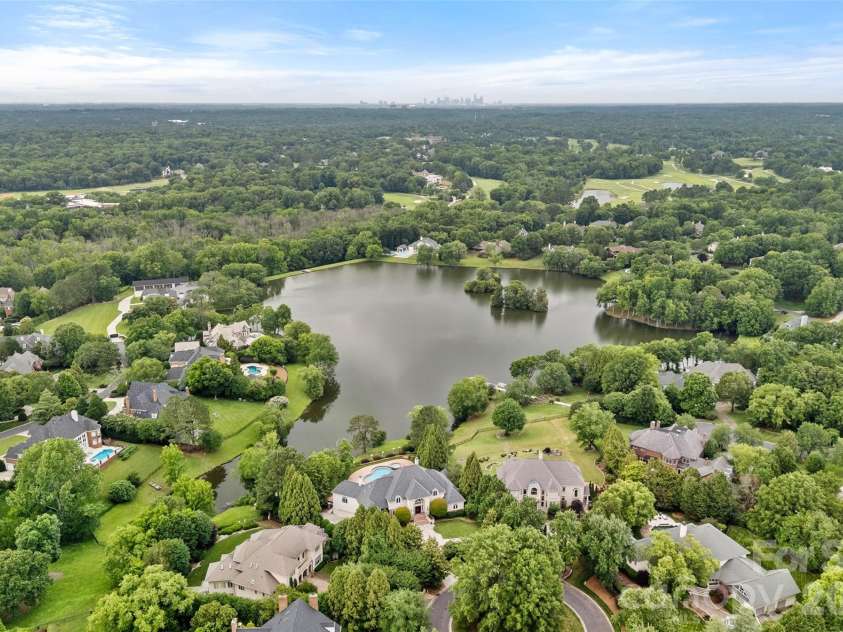 5727 Challisford Lane, Charlotte, NC 28226.  MLS# CAR4350197, YatesRealty ID 3581. 
