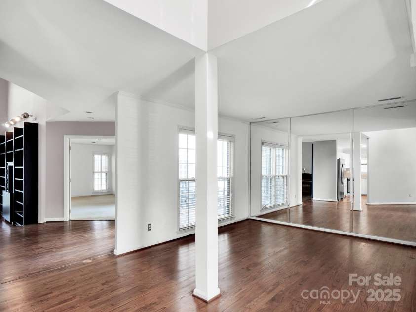 6200 Summertree Lane, Charlotte, NC 28226.  MLS# CAR4233267, YatesRealty ID 3581. 