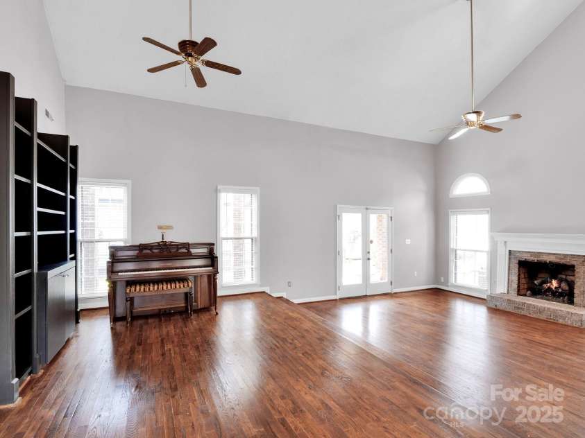 6200 Summertree Lane, Charlotte, NC 28226.  MLS# CAR4233267, YatesRealty ID 3581. 