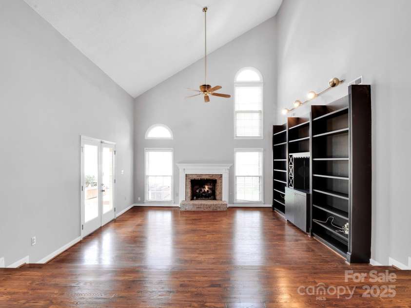 6200 Summertree Lane, Charlotte, NC 28226.  MLS# CAR4233267, YatesRealty ID 3581. 