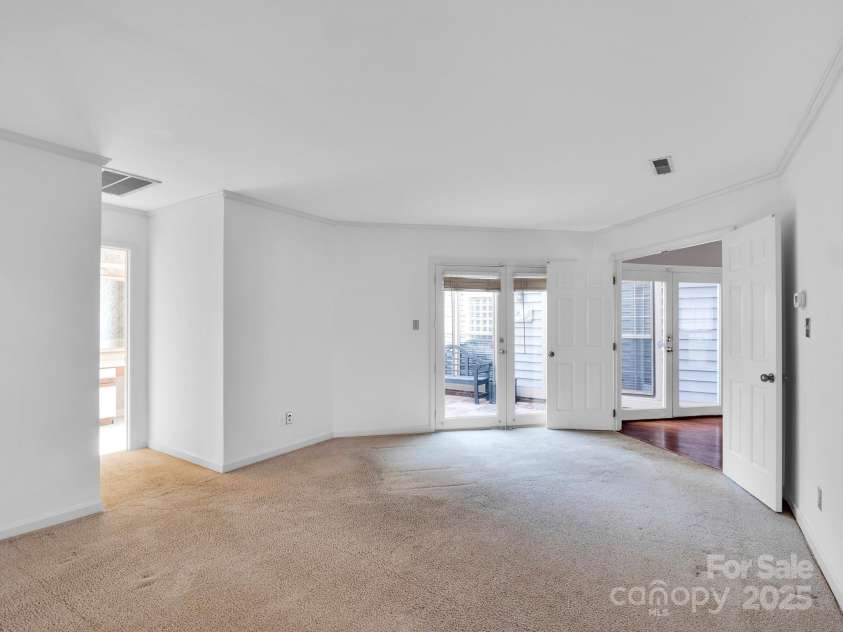 6200 Summertree Lane, Charlotte, NC 28226.  MLS# CAR4233267, YatesRealty ID 3581. 