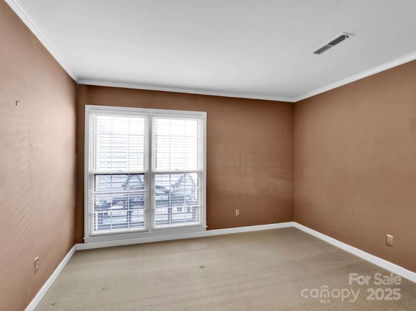 6200 Summertree Lane, Charlotte, NC 28226.  MLS# CAR4233267, YatesRealty ID 3581. 