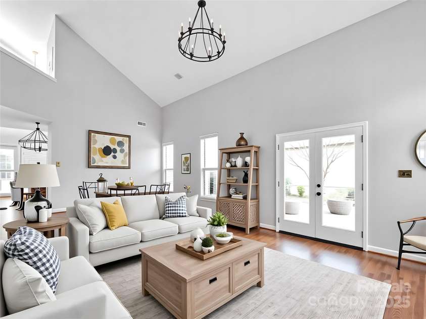 6200 Summertree Lane, Charlotte, NC 28226.  MLS# CAR4233267, YatesRealty ID 3581. Virtually staged