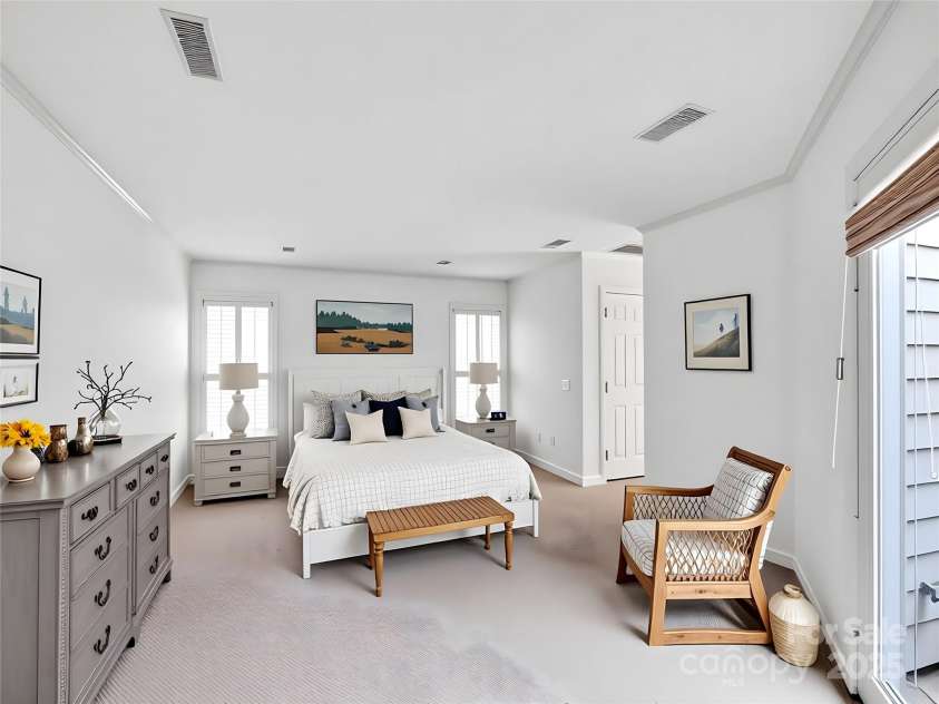 6200 Summertree Lane, Charlotte, NC 28226.  MLS# CAR4233267, YatesRealty ID 3581. Virtually Staged