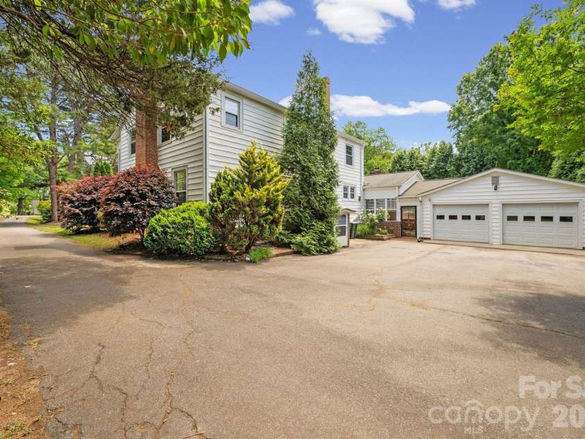 2403 Innes Street, Salisbury, NC 28146.  MLS# CAR4377227, YatesRealty ID 35810. 