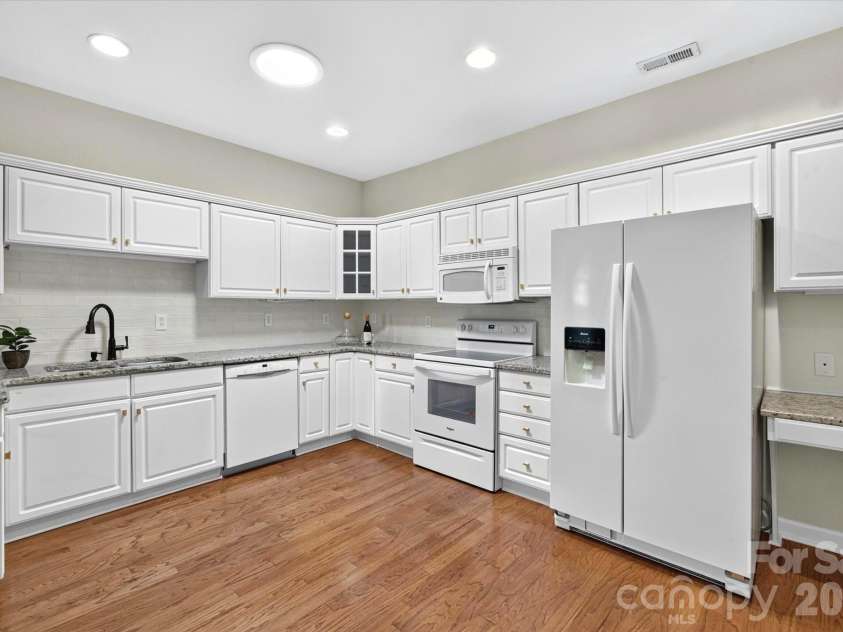 8363 Olde Troon Drive, Charlotte, NC 28277.  MLS# CAR4399432, YatesRealty ID 35812. 