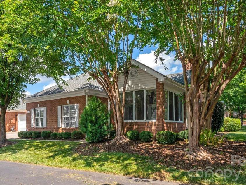 8363 Olde Troon Drive, Charlotte, NC 28277.  MLS# CAR4399432, YatesRealty ID 35812. 