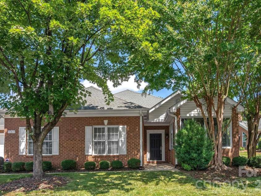 8363 Olde Troon Drive, Charlotte, NC 28277.  MLS# CAR4399432, YatesRealty ID 35812. 