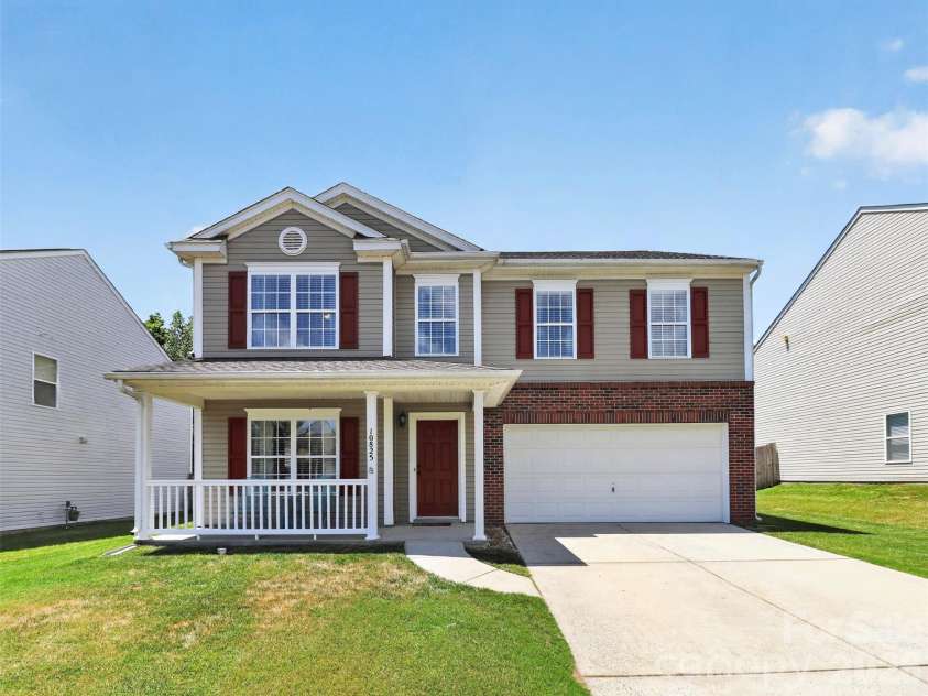 10825 Dry Stone Drive, Huntersville, NC 28078.  MLS# CAR4393847, YatesRealty ID 35814. 