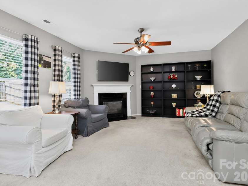 10825 Dry Stone Drive, Huntersville, NC 28078.  MLS# CAR4393847, YatesRealty ID 35814. 