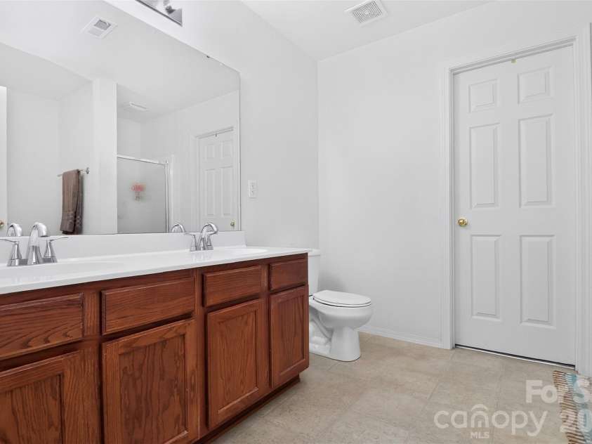 10825 Dry Stone Drive, Huntersville, NC 28078.  MLS# CAR4393847, YatesRealty ID 35814. 
