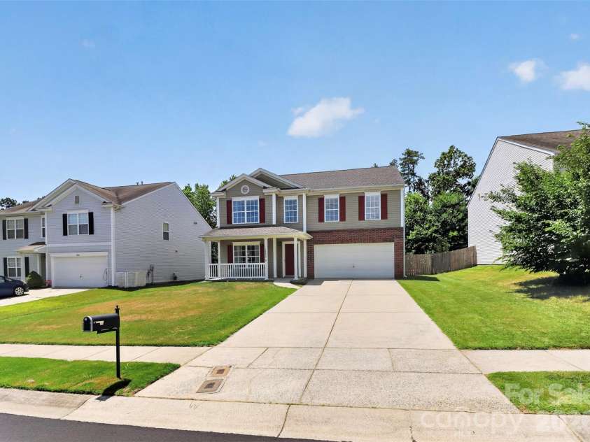 10825 Dry Stone Drive, Huntersville, NC 28078.  MLS# CAR4393847, YatesRealty ID 35814. 