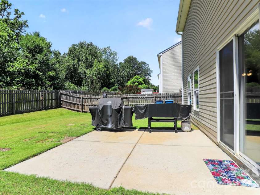 10825 Dry Stone Drive, Huntersville, NC 28078.  MLS# CAR4393847, YatesRealty ID 35814. 