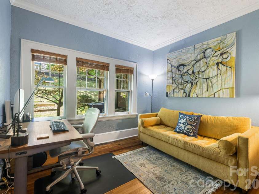 25 B Saint Dunstans Circle, Asheville, NC 28803.  MLS# CAR4402252, YatesRealty ID 35815. 