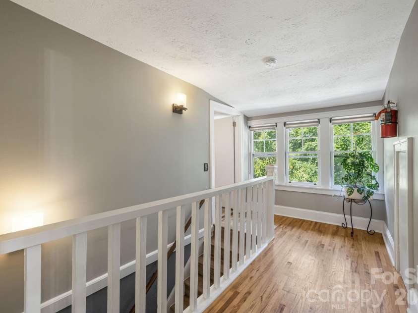 25 B Saint Dunstans Circle, Asheville, NC 28803.  MLS# CAR4402252, YatesRealty ID 35815. 