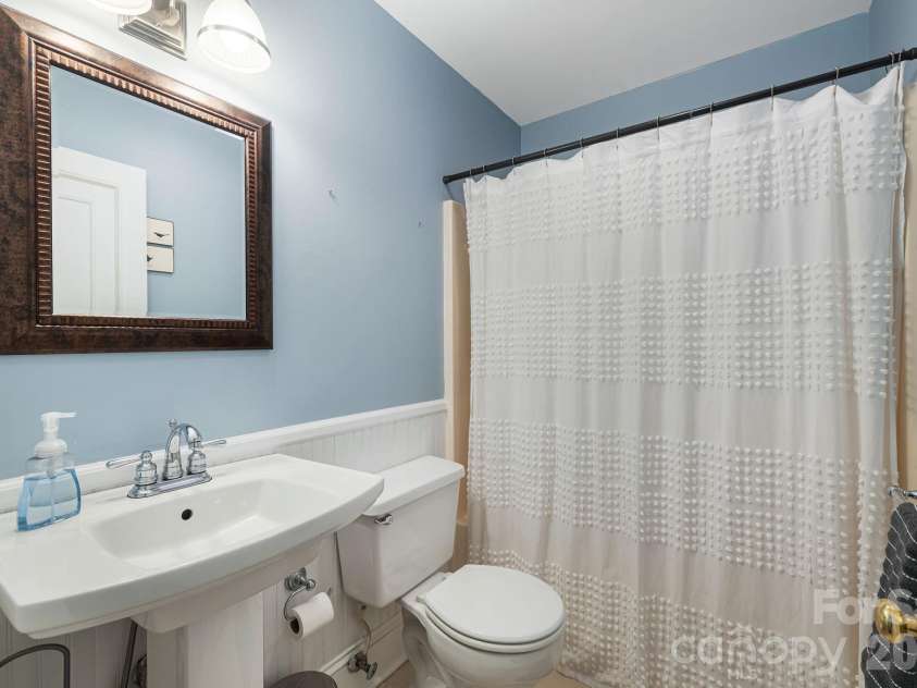 25 B Saint Dunstans Circle, Asheville, NC 28803.  MLS# CAR4402252, YatesRealty ID 35815. 