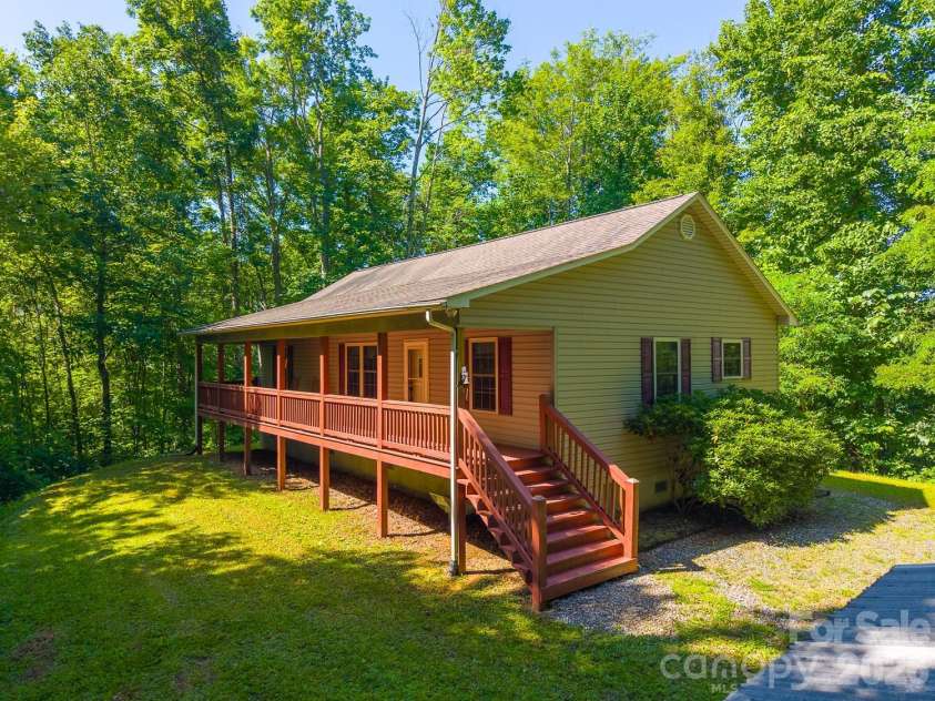 2916 Blanton Branch Road, Sylva, NC 28779.  MLS# CAR4401221, YatesRealty ID 35816. 