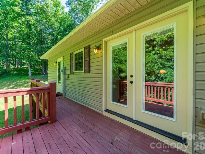 2916 Blanton Branch Road, Sylva, NC 28779.  MLS# CAR4401221, YatesRealty ID 35816. 
