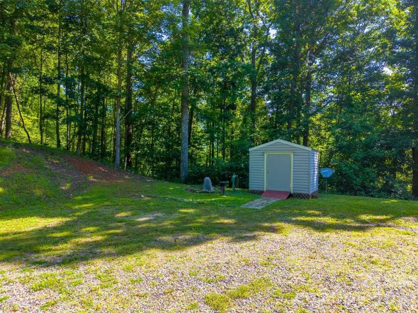 2916 Blanton Branch Road, Sylva, NC 28779.  MLS# CAR4401221, YatesRealty ID 35816. 