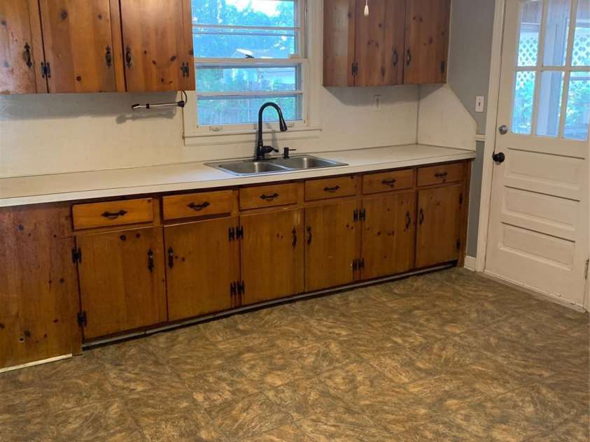 2336 Markham Court, Charlotte, NC 28205.  MLS# CAR4400756, YatesRealty ID 35817. 