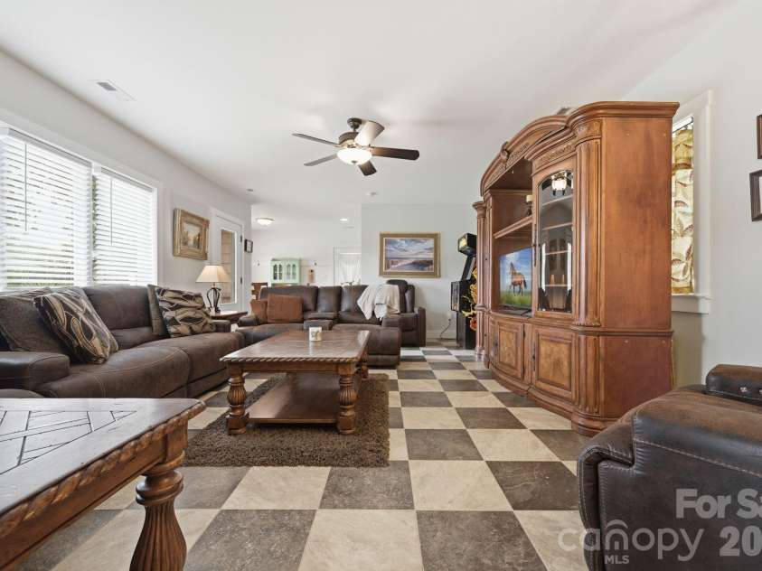 2545 Rocky River Road, Lancaster, SC 29720.  MLS# CAR4394722, YatesRealty ID 35819. 1,000 sq ft pool/Guest house w/tile floors and second laundry