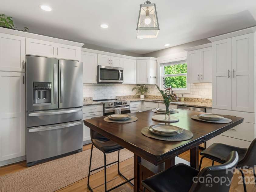 14 3rd Street, Asheville, NC 28803.  MLS# CAR4297140, YatesRealty ID 3582. 