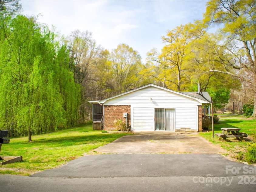 3168 Woodland Hills Drive, Clover, SC 29710.  MLS# CAR4230804, YatesRealty ID 3582. 