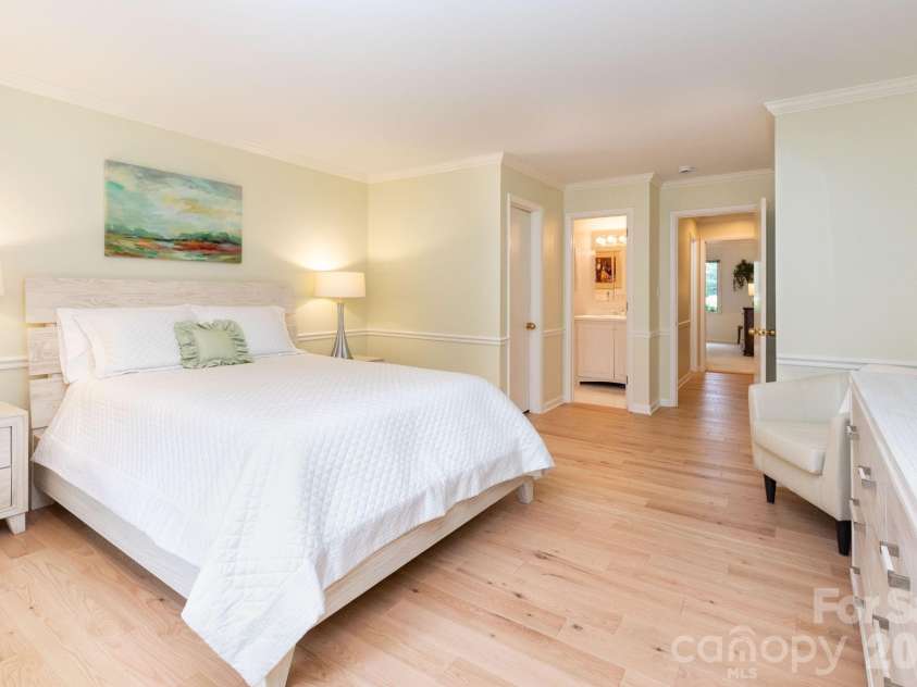 301 Crowfields Lane, Asheville, NC 28803.  MLS# CAR4399895, YatesRealty ID 35820. 