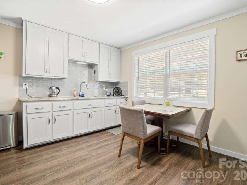 7193 Kershaw Camden Highway, Kershaw, SC 29067.  MLS# CAR4399543, YatesRealty ID 35821. Eat-in Kitchen