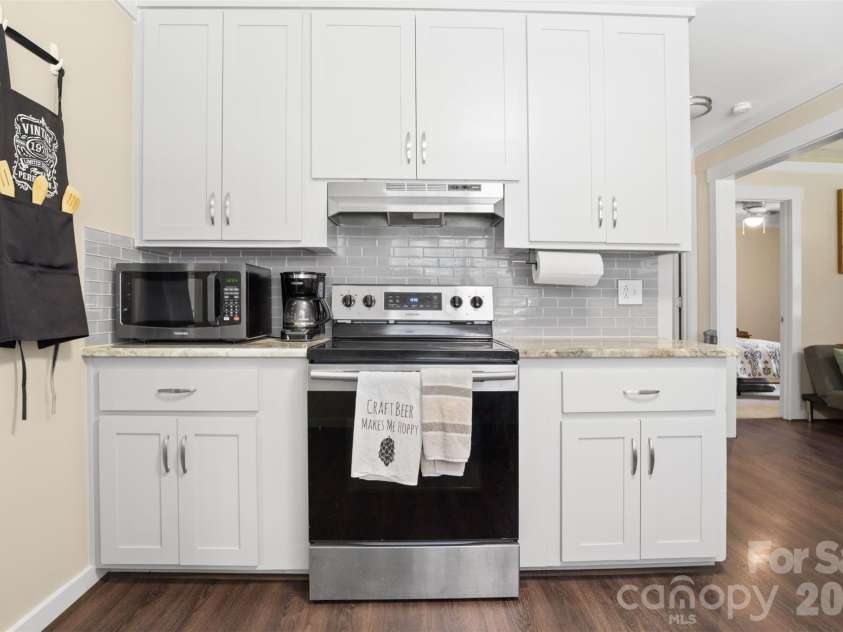 7193 Kershaw Camden Highway, Kershaw, SC 29067.  MLS# CAR4399543, YatesRealty ID 35821. Kitchen
