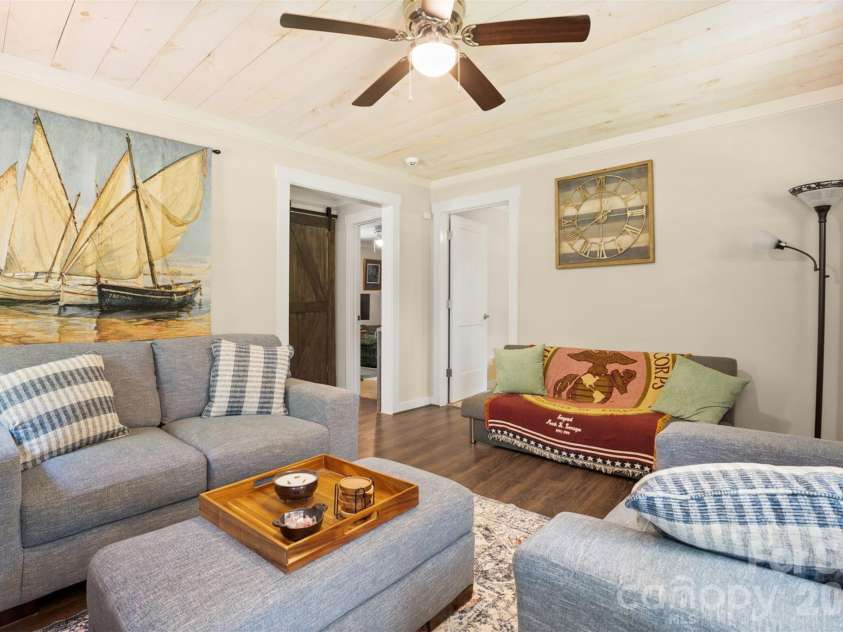 7193 Kershaw Camden Highway, Kershaw, SC 29067.  MLS# CAR4399543, YatesRealty ID 35821. Living Room