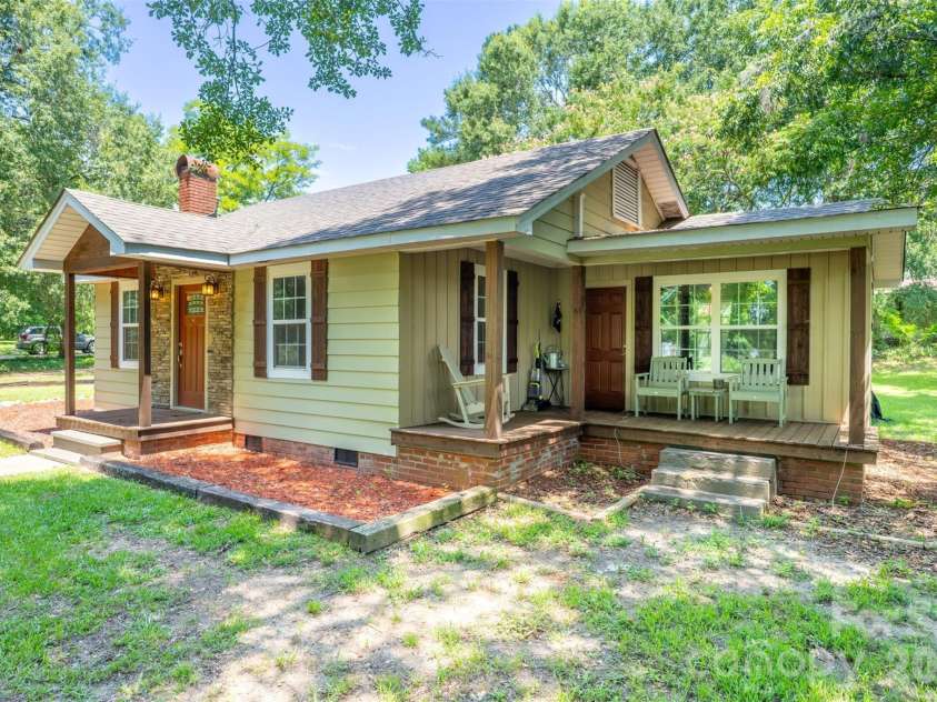 7193 Kershaw Camden Highway, Kershaw, SC 29067.  MLS# CAR4399543, YatesRealty ID 35821. Welcome Home!