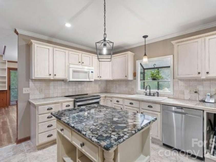 4013 Carlton Drive, Claremont, NC 28610.  MLS# CAR4381892, YatesRealty ID 35823. 