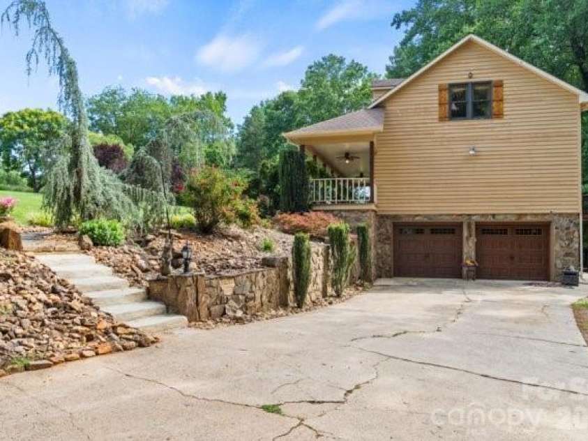 4013 Carlton Drive, Claremont, NC 28610.  MLS# CAR4381892, YatesRealty ID 35823. 