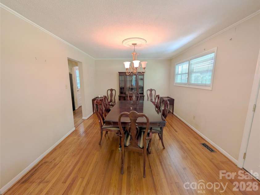 2 Lynwood Circle, York, SC 29745.  MLS# CAR4399487, YatesRealty ID 35825. Dining Area