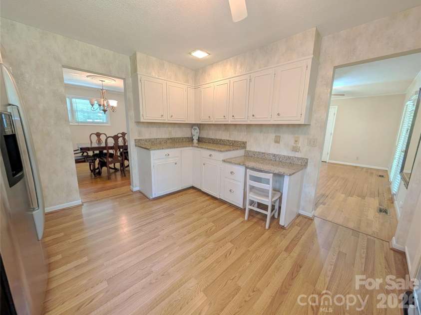 2 Lynwood Circle, York, SC 29745.  MLS# CAR4399487, YatesRealty ID 35825. Kitchen with desk
