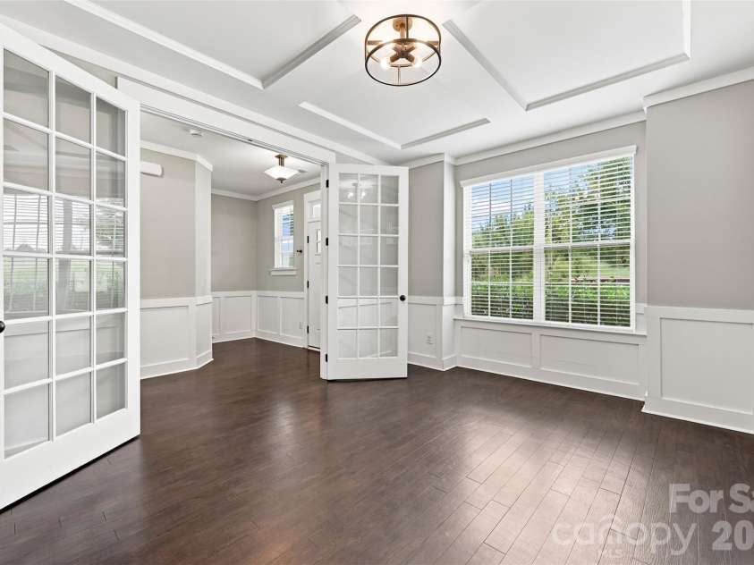 2104 Woodward Avenue, Charlotte, NC 28206.  MLS# CAR4392627, YatesRealty ID 35826. 
